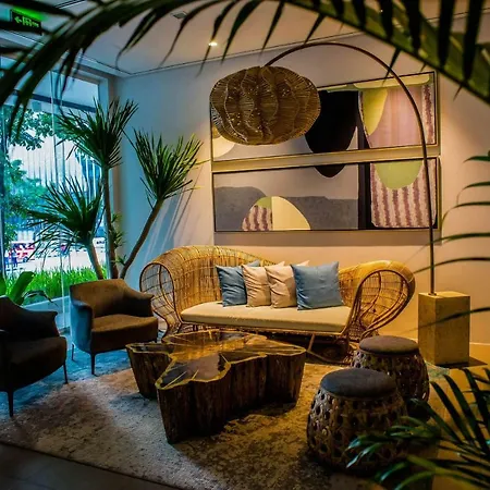 Solinea Tower2 Unit Right Across Ayala Mall + Wifi Apartment